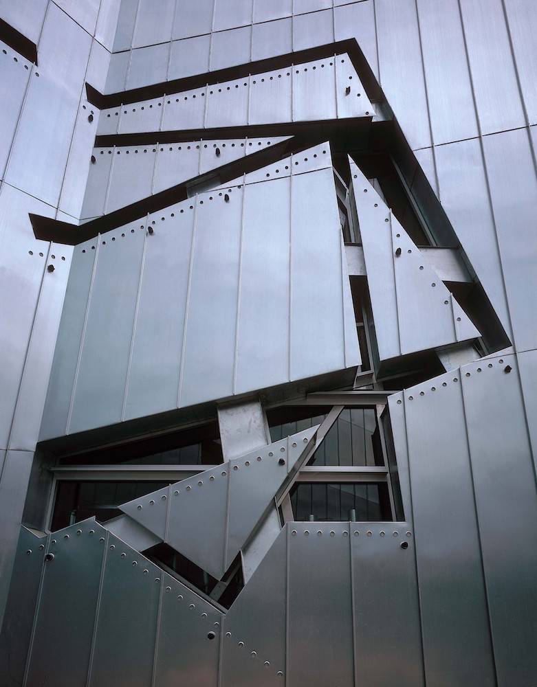 Detalle de la fachada del museo del Holocausto en Berlin Daniel Libeskind