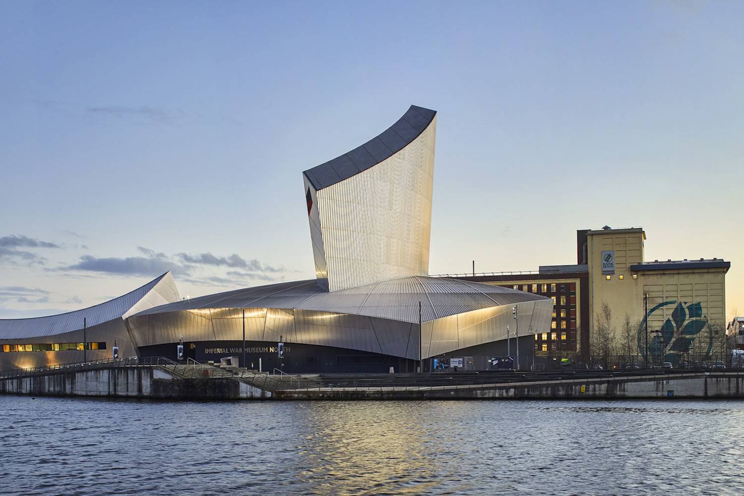 Museo de la Guerra en Manchester Daniel Libeskind