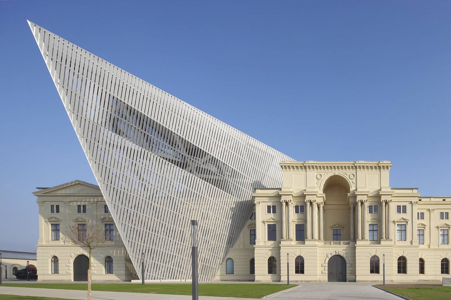 Museo de la guerra en Praga Daniel Libeskind