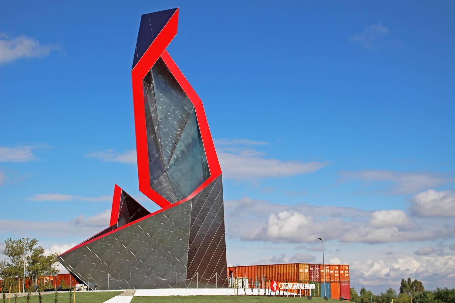 The Crown una escultura en Casalgrande Daniel Libeskind