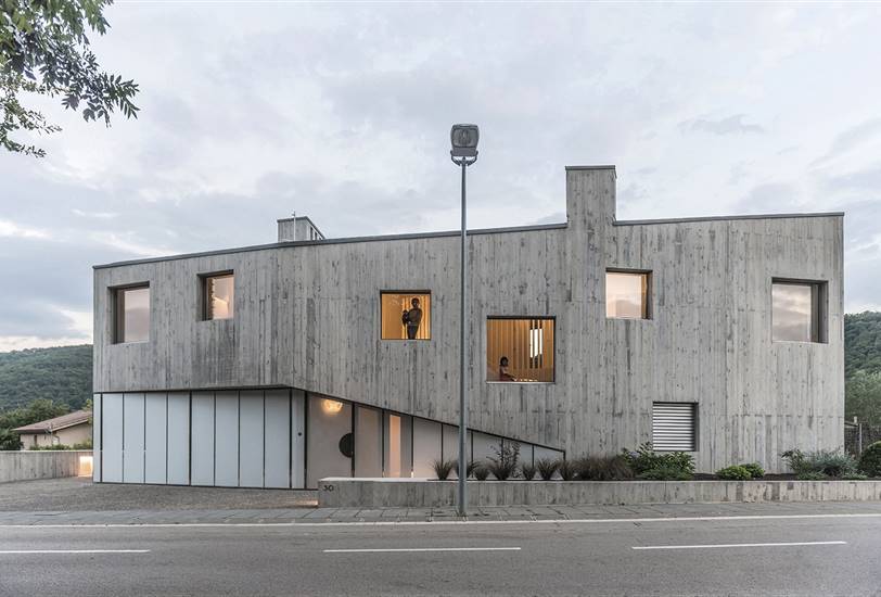 Casa Cáscara de Marunys, del estudio un parell d'arquitectes, premio ex aequo de la categoría Habitar en el Palmarés Architecture Aluminium Technal 2017 (todos los proyectos ilust