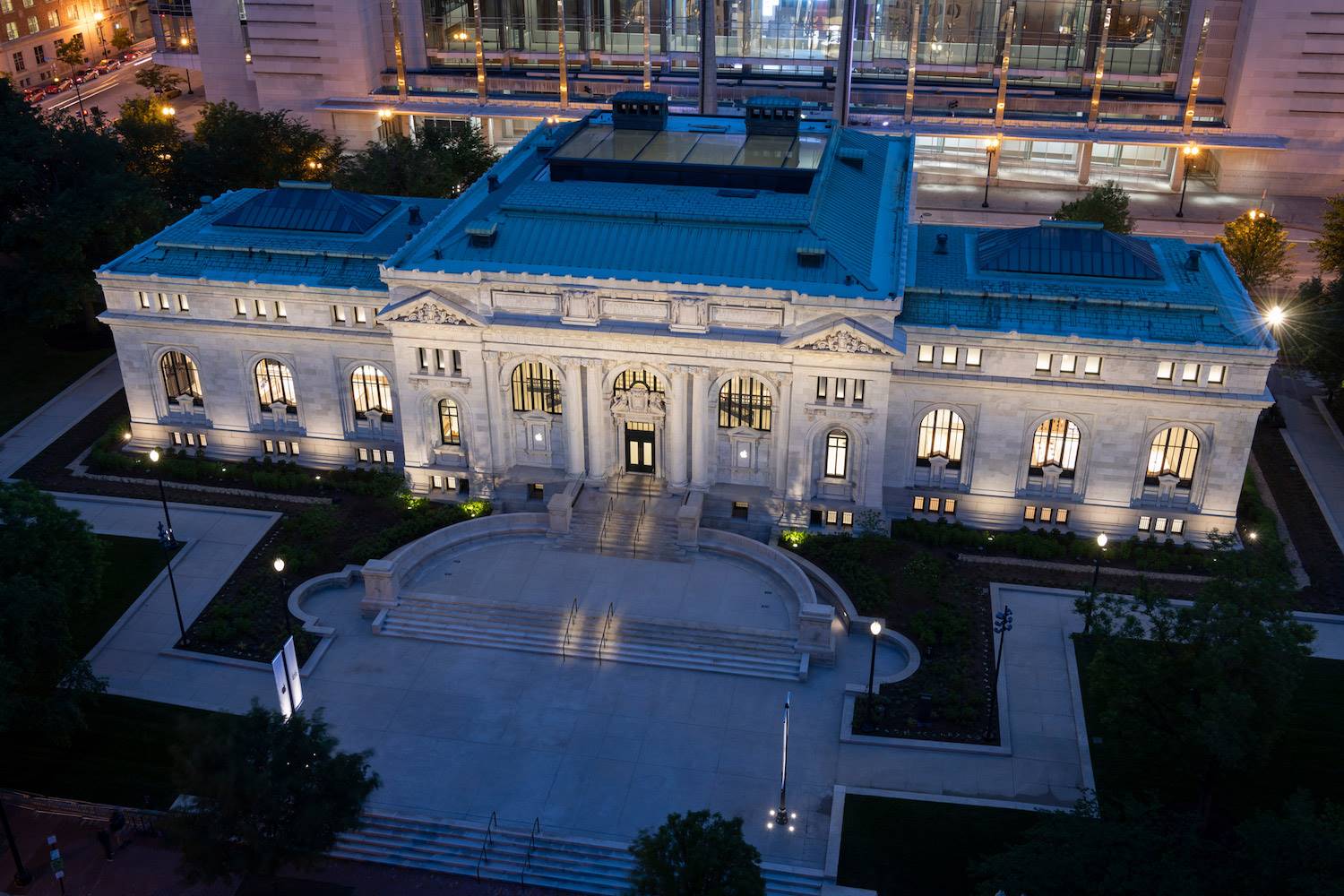 En un edificio de estilo neoclásico encontramos la nueva tienda de Apple en Washington DC.