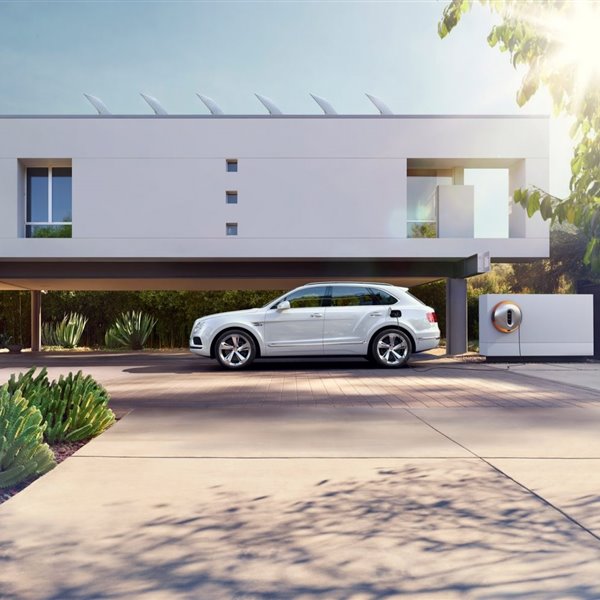 Bentley y Starck se ponen las pilas