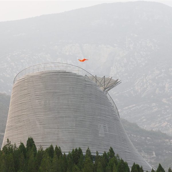 El nuevo teatro de los monjes voladores