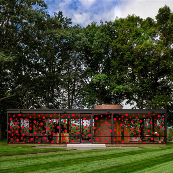 Los lunares cubren la Casa de Cristal