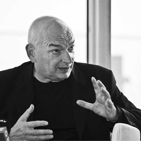 Jean Nouvel: "No se puede construir lo mismo en todas partes, hay que ser específico"