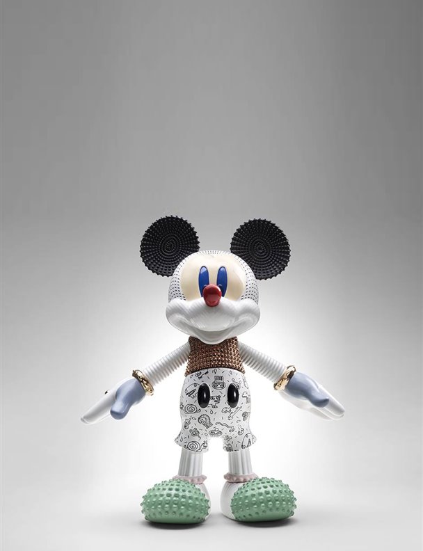 Bosa y su Mickey Mouse de porcelana