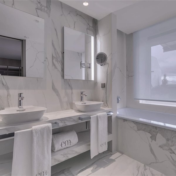 Neolith añade distinción al hotel Barceló Emperatriz