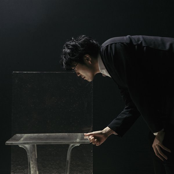 Oki Sato presenta la colección de piezas Melt diseñadas para WonderGlass.