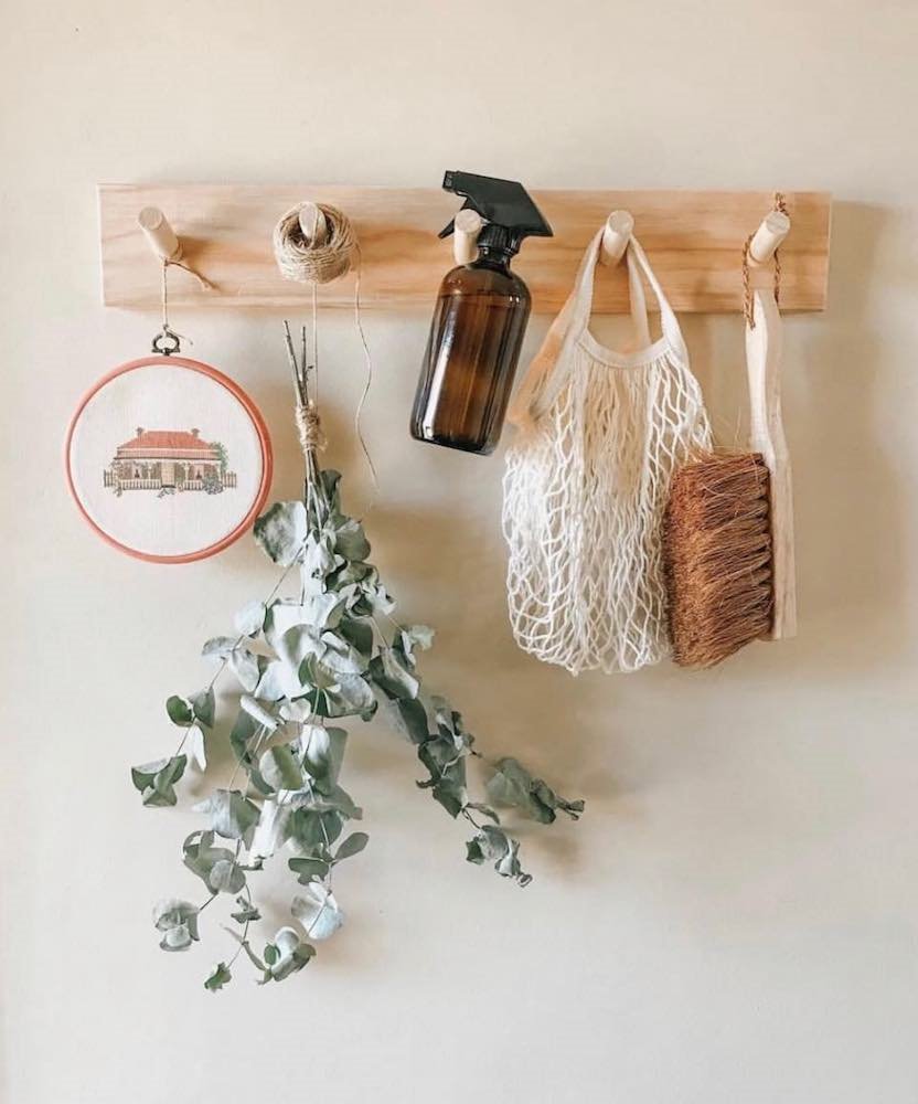 Bolsas de tela, cepillos de fibras naturales y plantas aromáticas ayudarán a tener tu casa límpia sin necesidad de generar residuos.