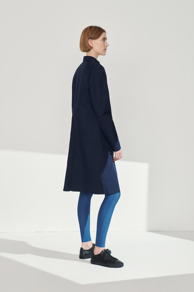 Colección de moda sostenible creada por Konstantin Grcic para Aeance 5. Prendas de corte ámplio pero con una estética muy cuidada.
