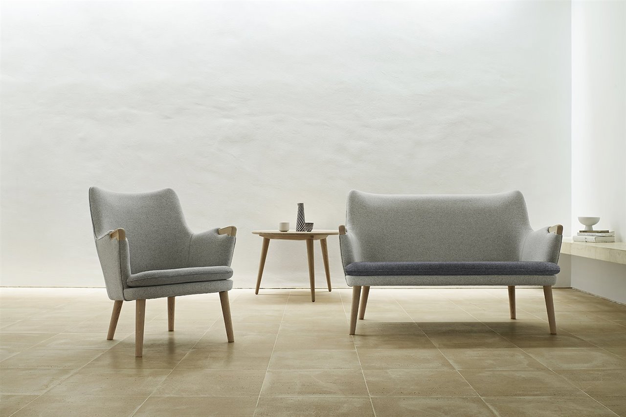 Butaca CH71 y sofá CH72, de Hans J. Wegner