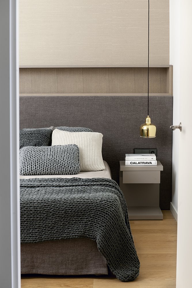 reforma mimouca barcelona dormitorio cama cabecero 02