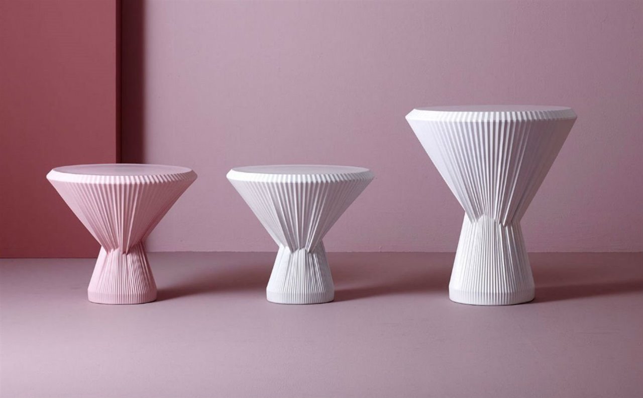 Mesa auxiliar Plisago, del estudio Besau-Marguerre y Fürstenberg.