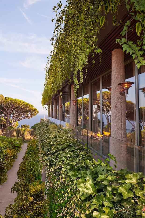 Hotel-Philippe-Starck-Provenza-jardines-verticales