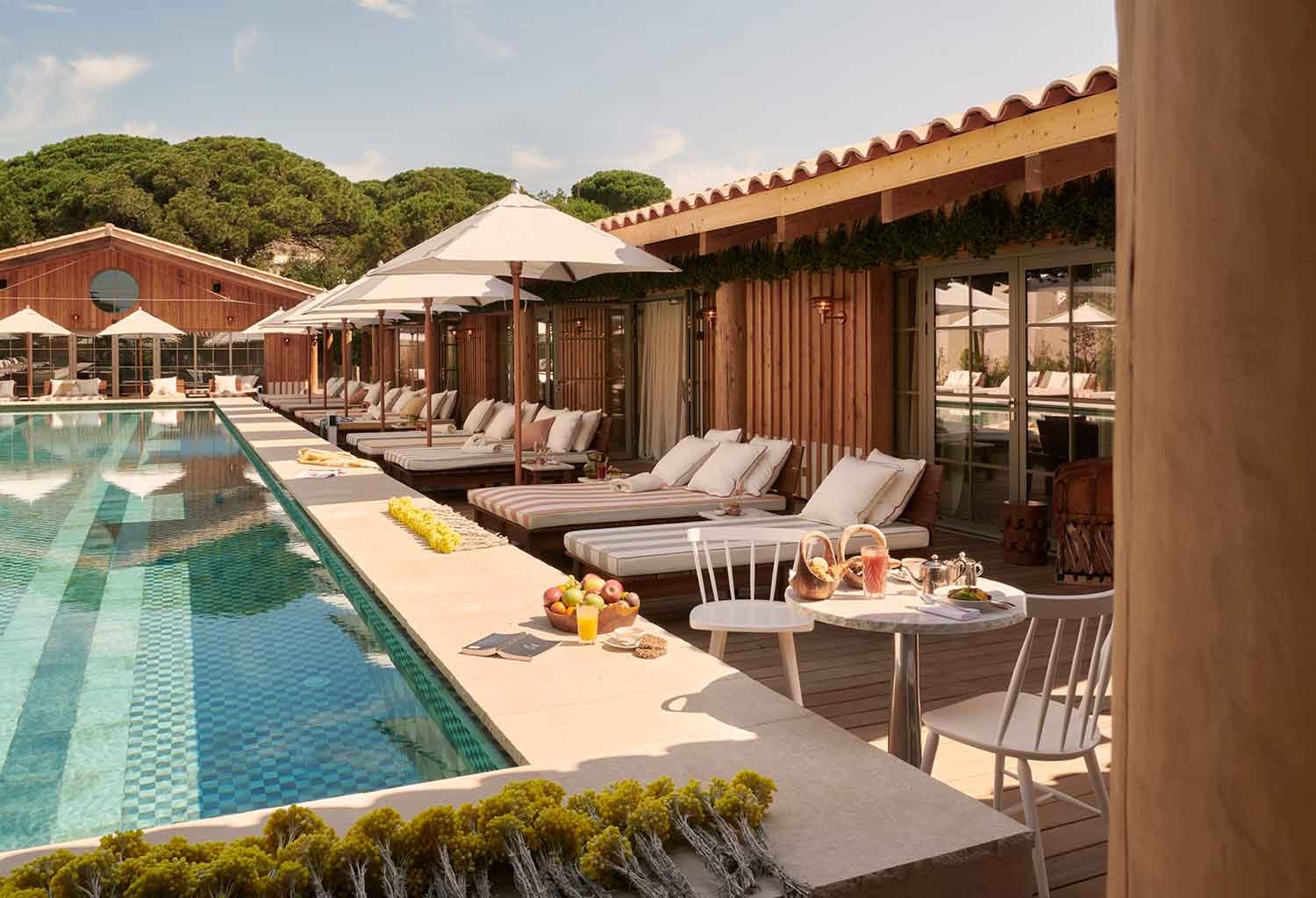 hotel-Philippe-Starck-Provenza-piscina
