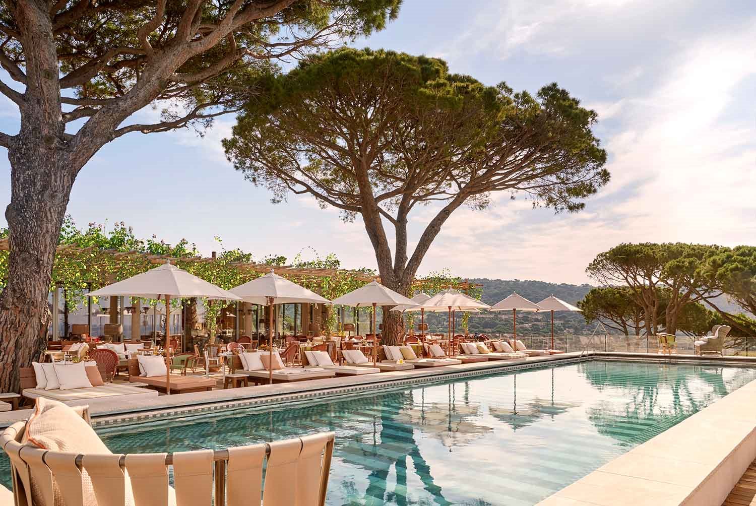 Hotel-Philippe-Starck-Provenza-piscinas