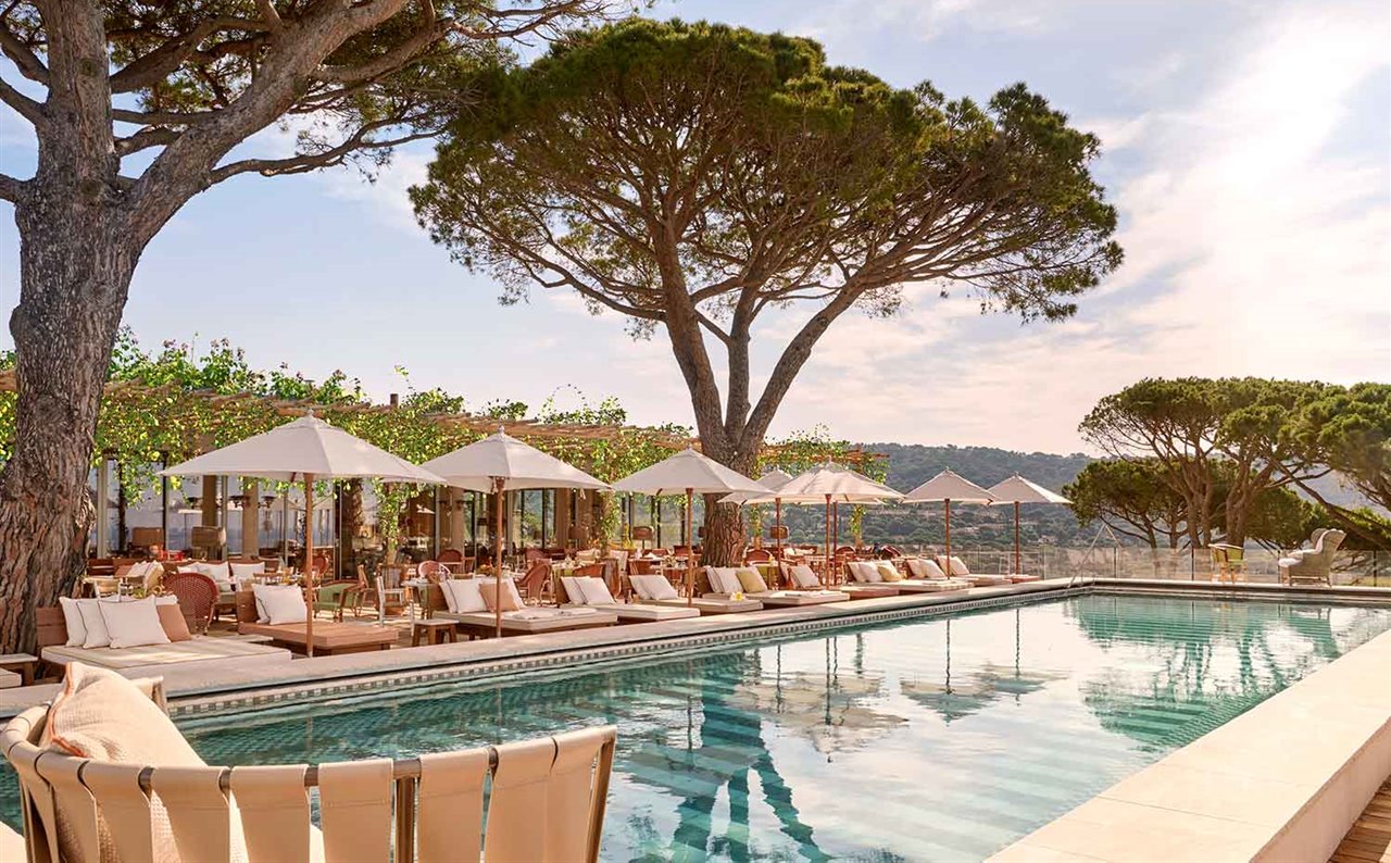 Hotel-Philippe-Starck-Provenza-piscinas