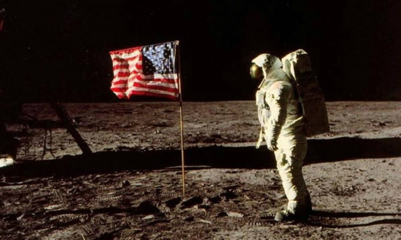 Llegada del Apolo 11 a la Luna.