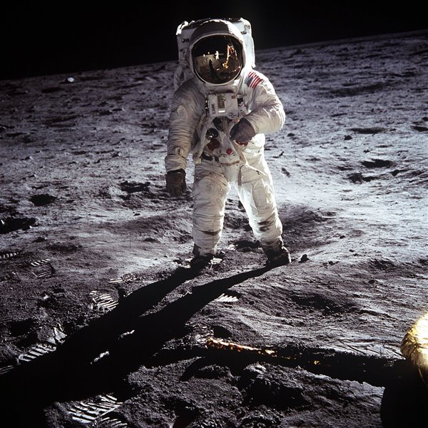 Imagen del hombre en la luna