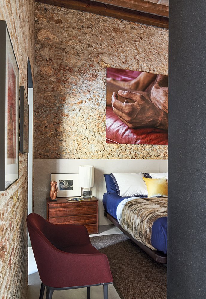 casa rardo architects dormitorio pared de piedra