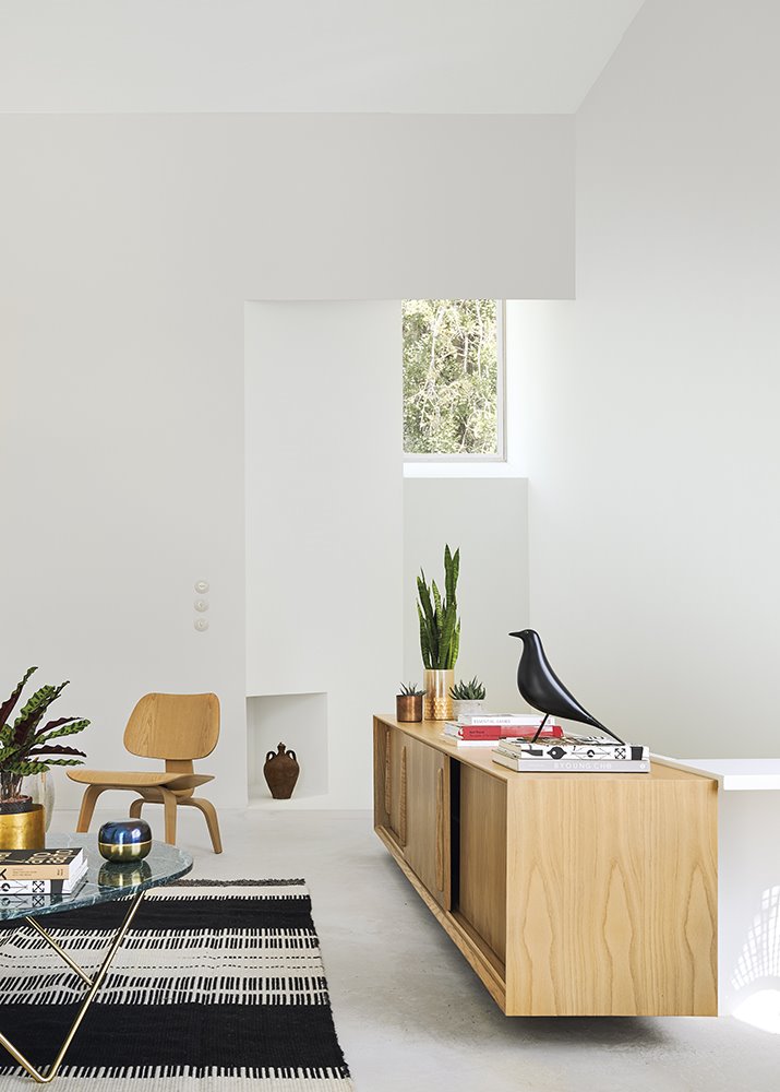 casa pedro domingos salon aparador eames