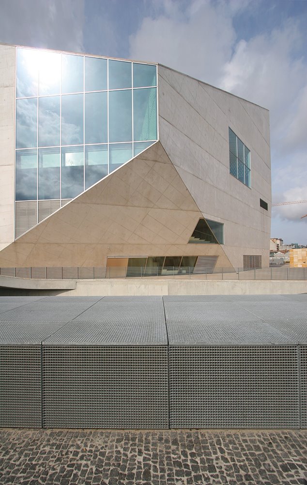 casa da musica oporto rem koolhaas 
