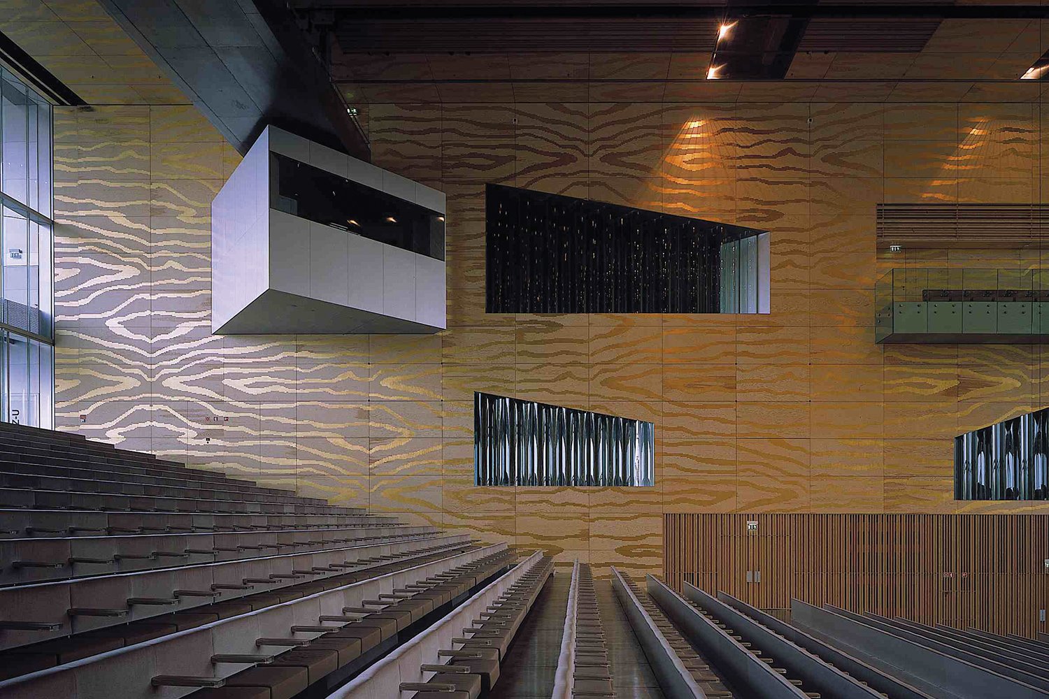 casa da musica oporto rem koolhaas 