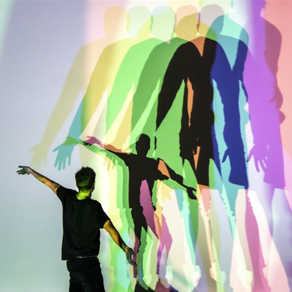 Your Uncertain Shadow (Colour) de Olafur Eliasson