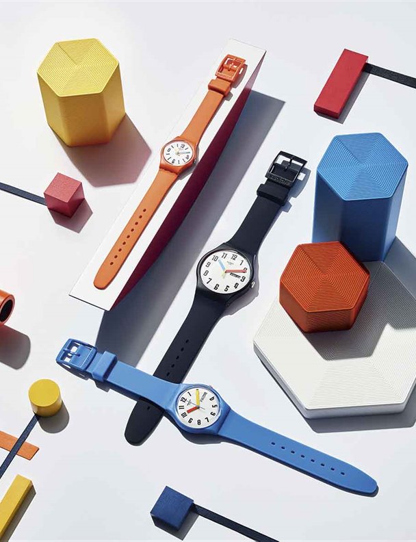 Swatch presenta su colección de relojes inspirados en la Bauhas