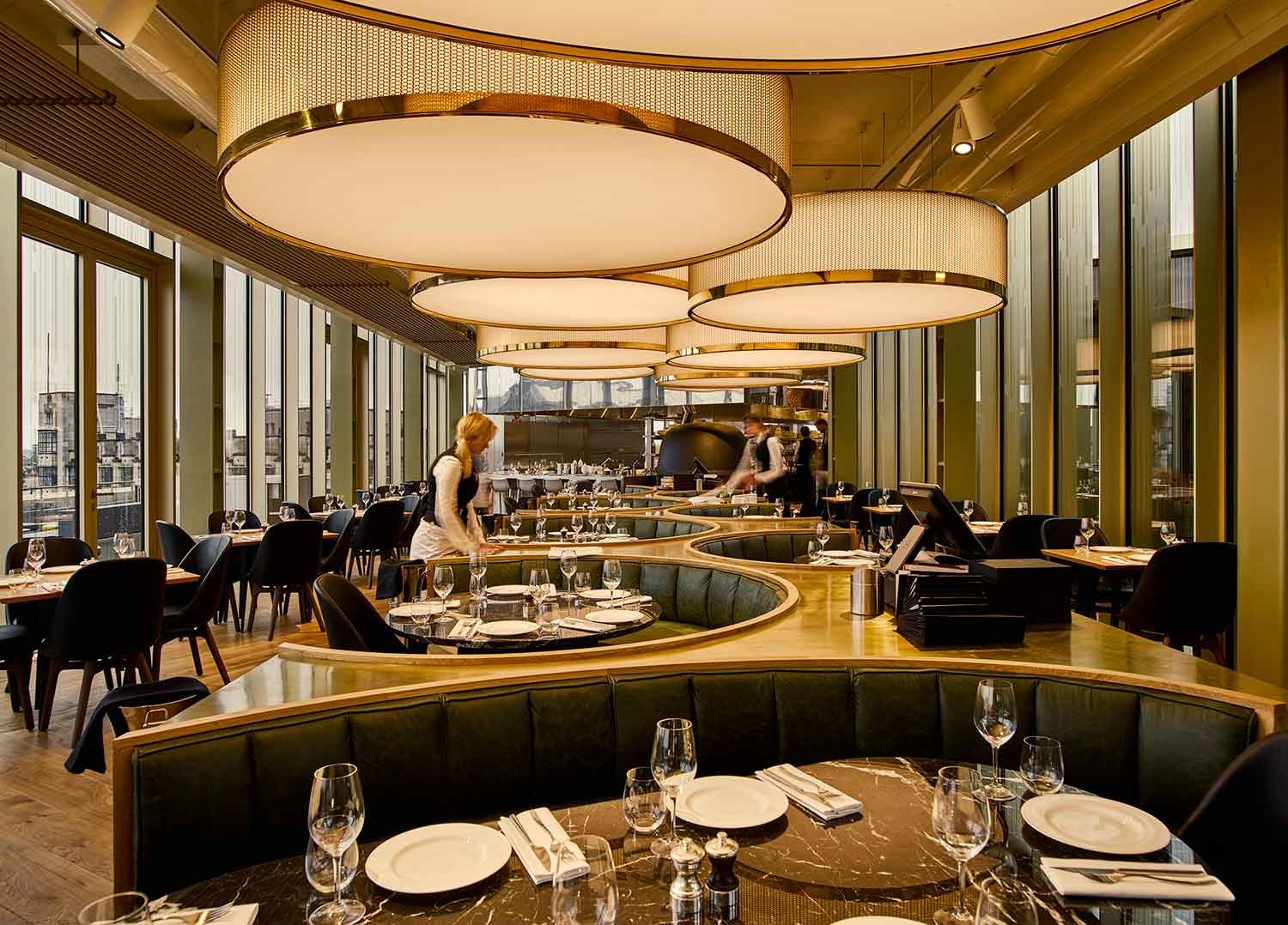MR.-PORTER-Restaurant-at-the-W-Amsterdam-lamparas