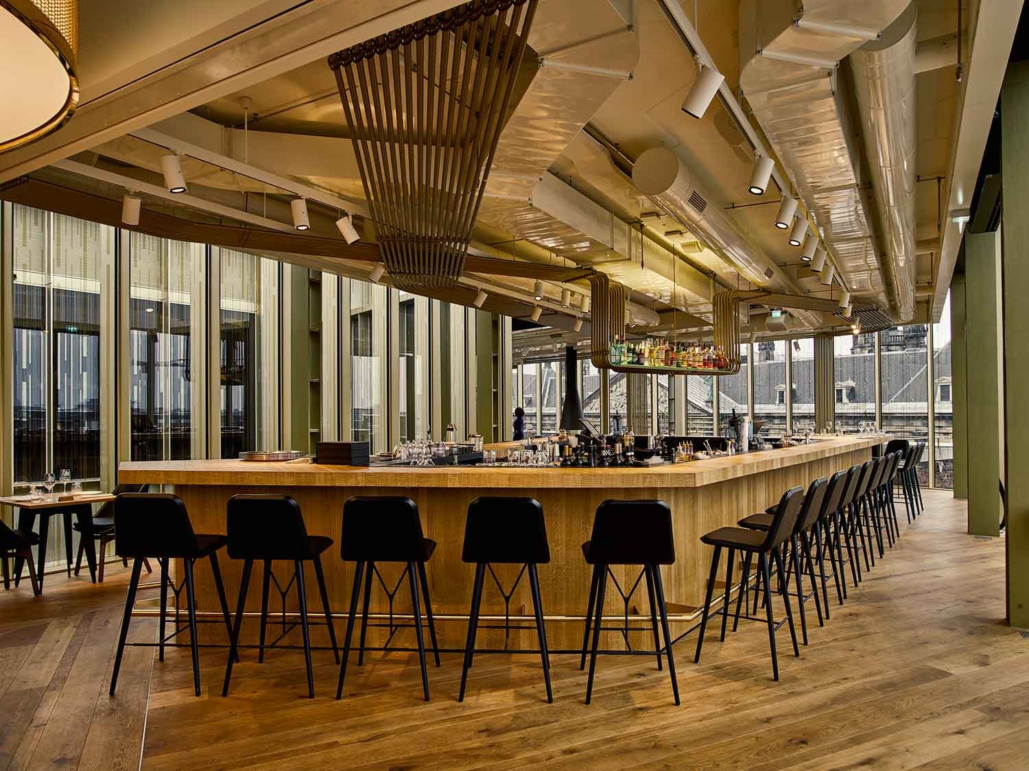 MR.-PORTER-Restaurant-at-the-W-Amsterdam