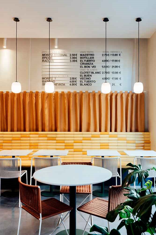 Restaurante-Bunsen-Barcelona-menu-y-mesas