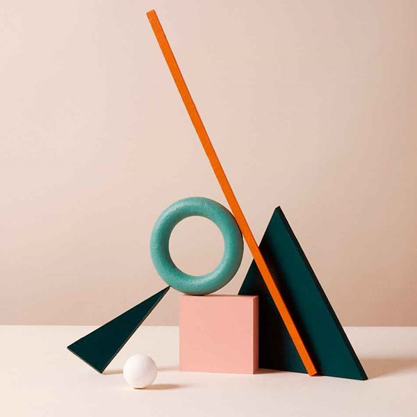 Los bodegones del Studio Holger Kilumets son un delicioso equilibrio entre geometría y color