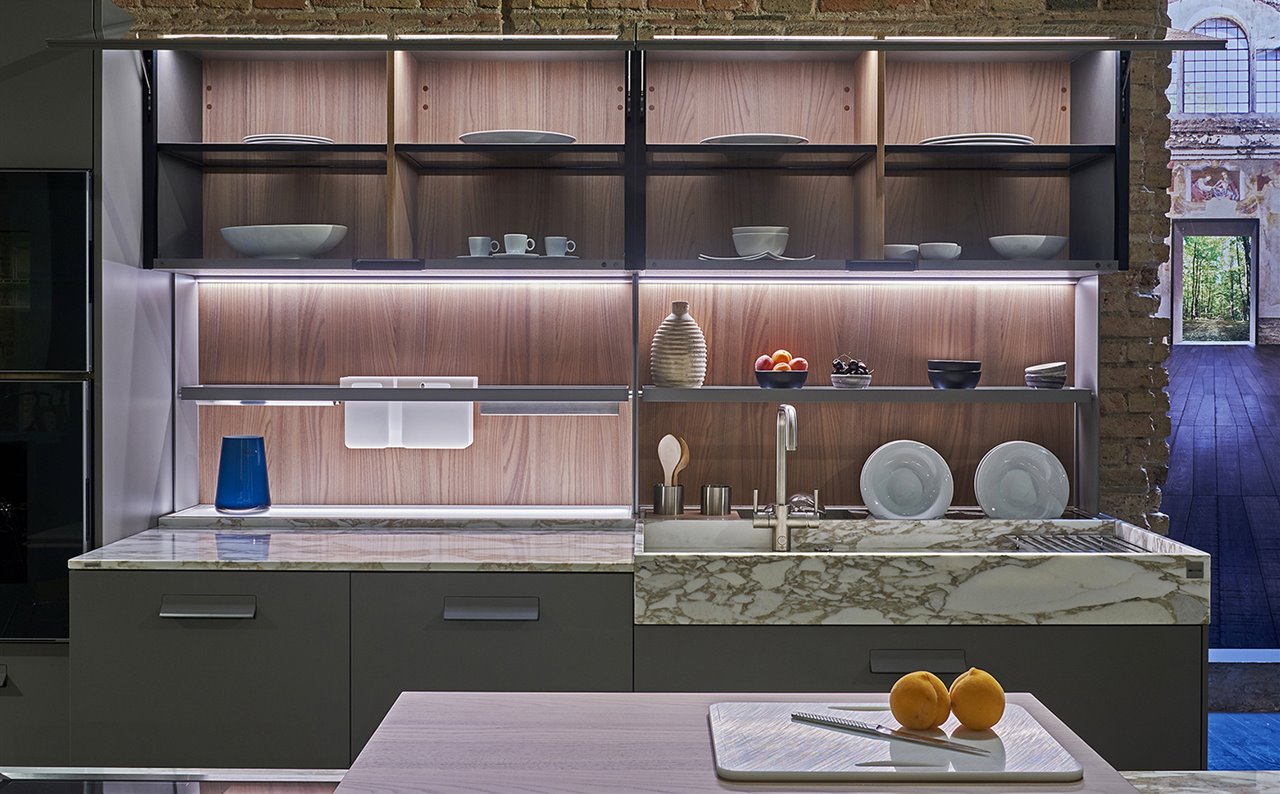 Grifo 4N1 Touch en la cocina Soul de la firma Ernestomeda en su showroom de Barcelona