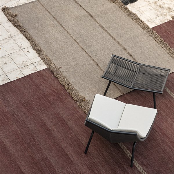 La alfombra Triptyque de Roda rompe la barrera entre el interior y el exterior de un hogar