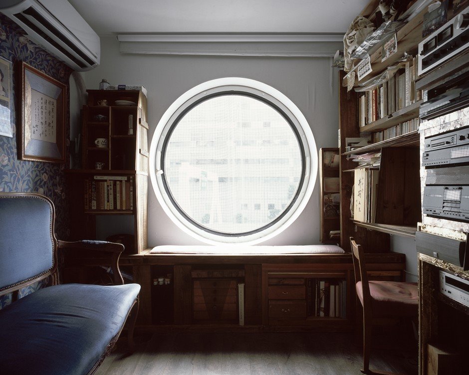 capsule tower tokyo salon