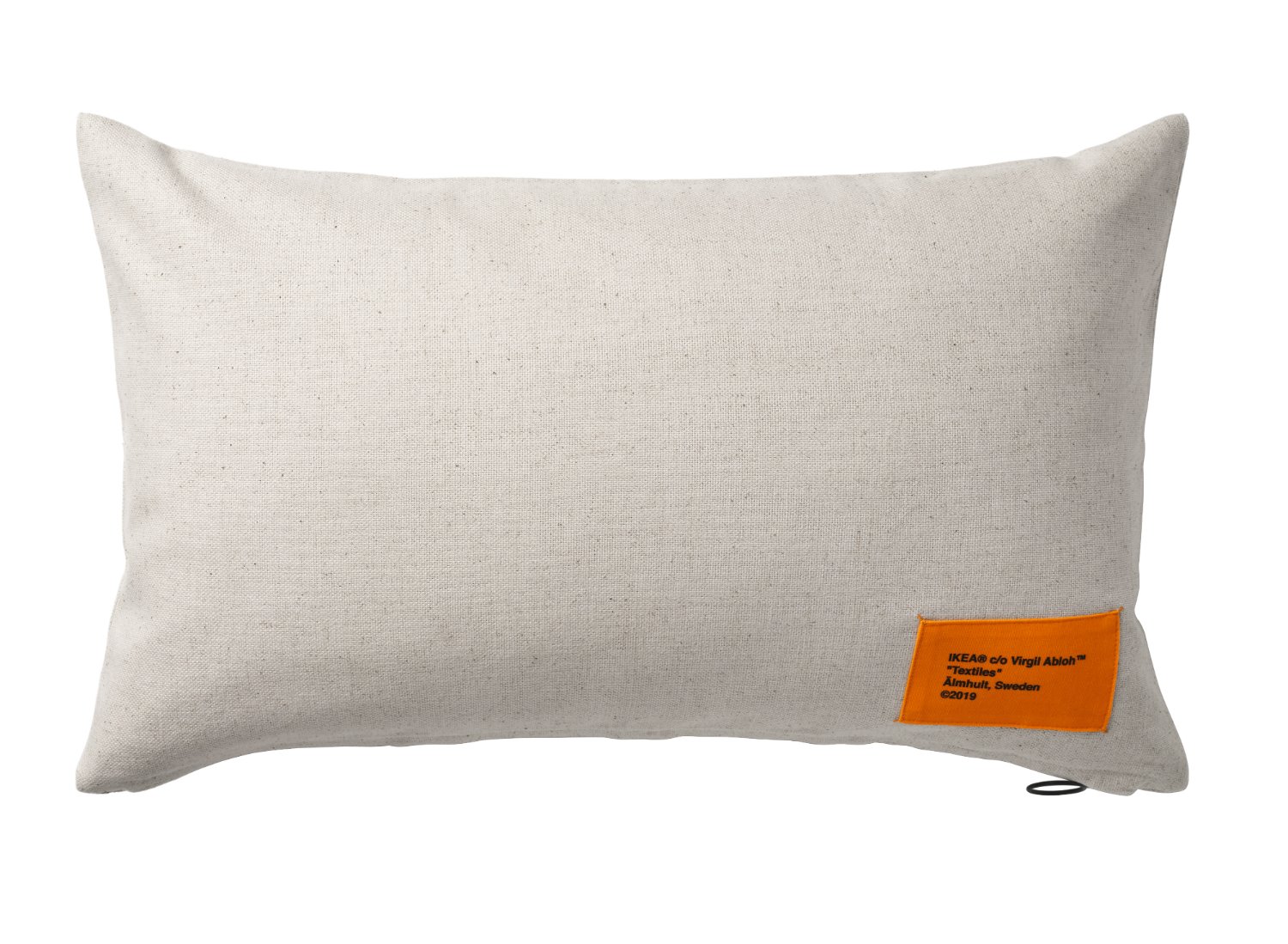 Funda de cojín de la colección Markerad de Virgil Abloh para Ikea