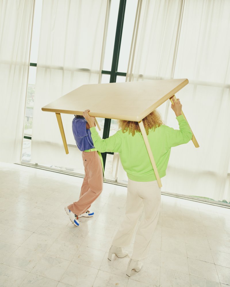 Imagen de la mesa de la colección Markerad de Virgil Abloh para Ikea