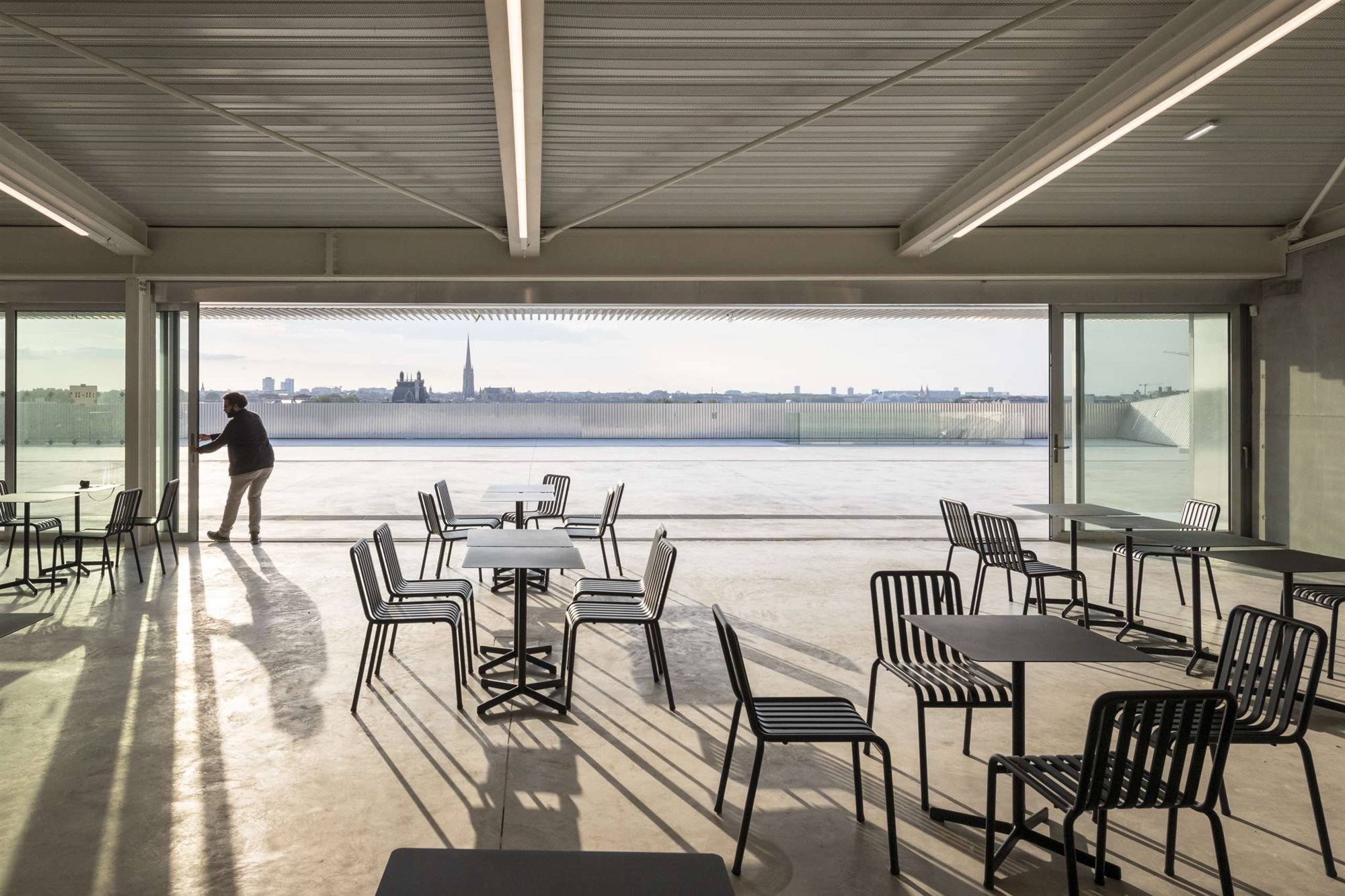 museo-meca-burdeos-terraza