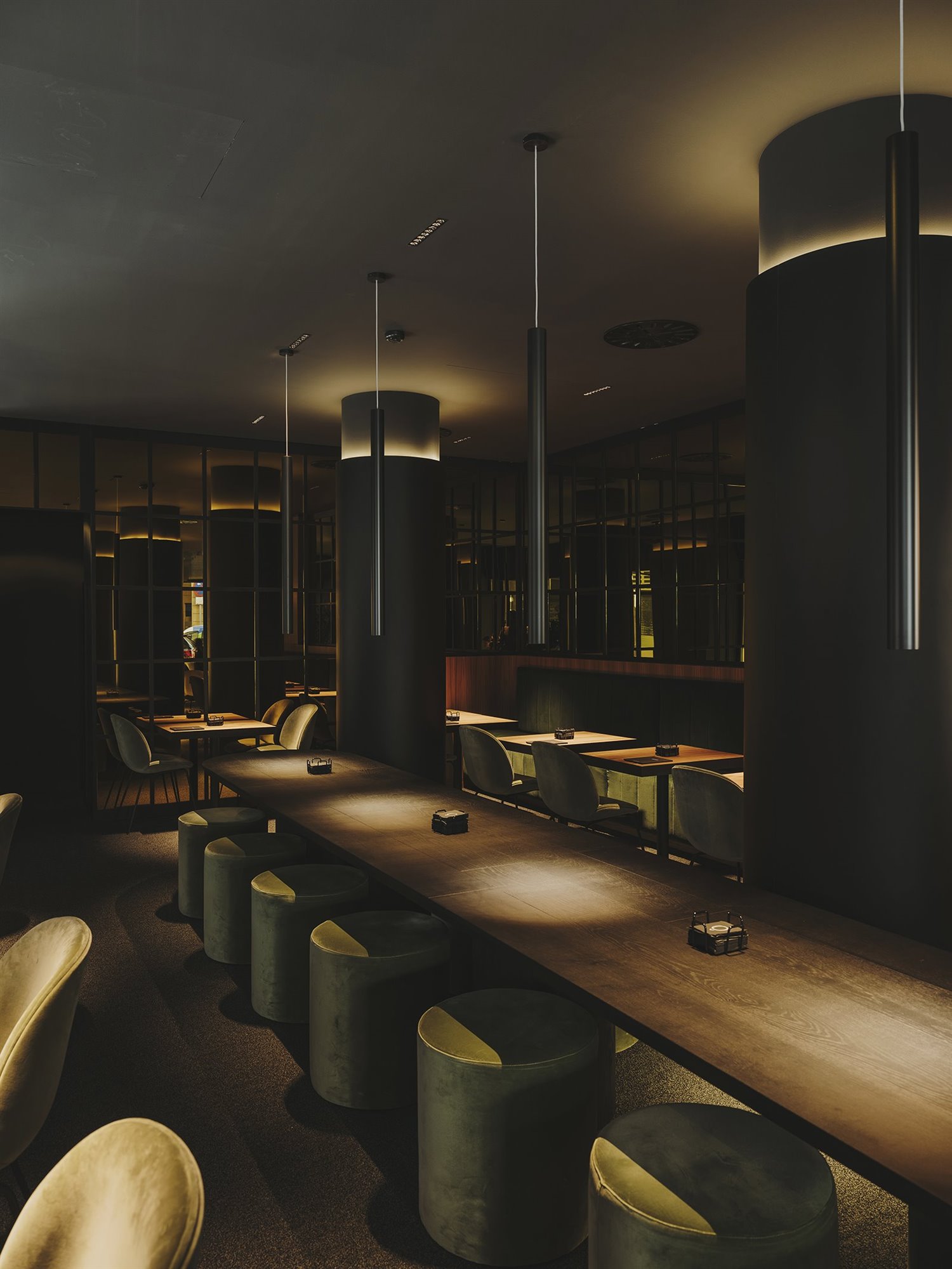 Bar y restaurante del hotel Moderne en Gijon