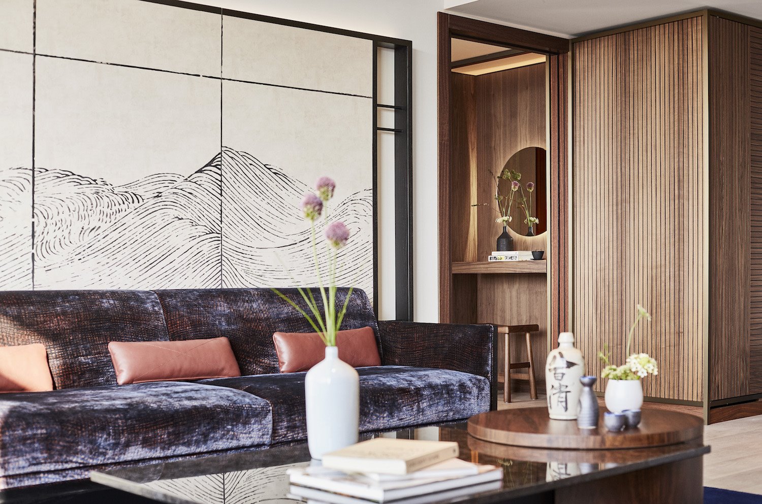 Salon con Sofa con paneles japoneses hotel nobu robert de niro barcelona