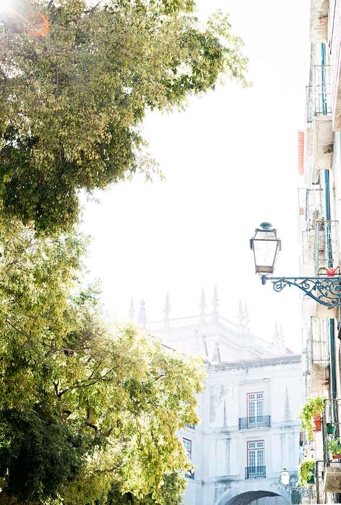 Hotel-Santa-Clara-Lisboa-Aires-Mateus-calle-ubicacion