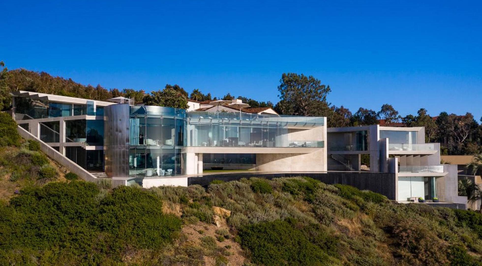 razor house 1