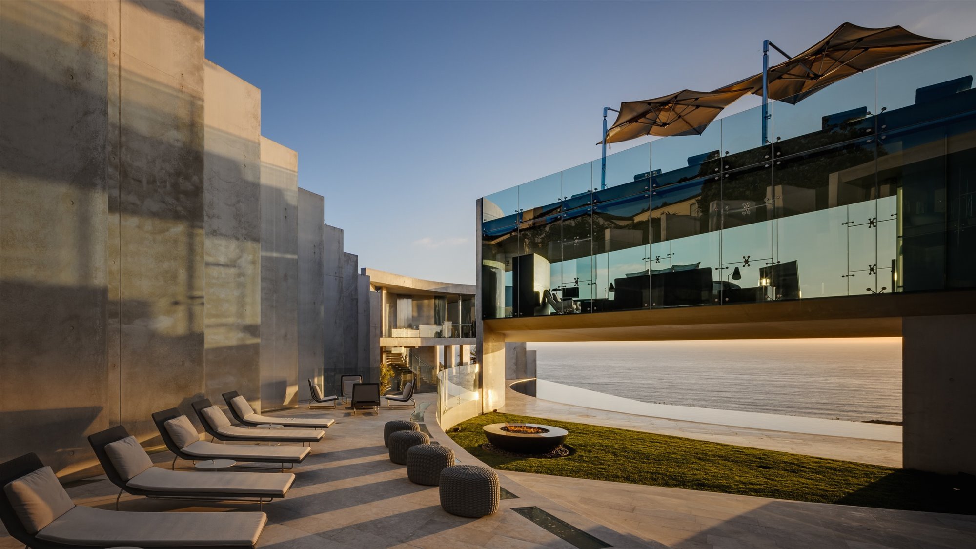 The-Razor-House-piscina-terraza