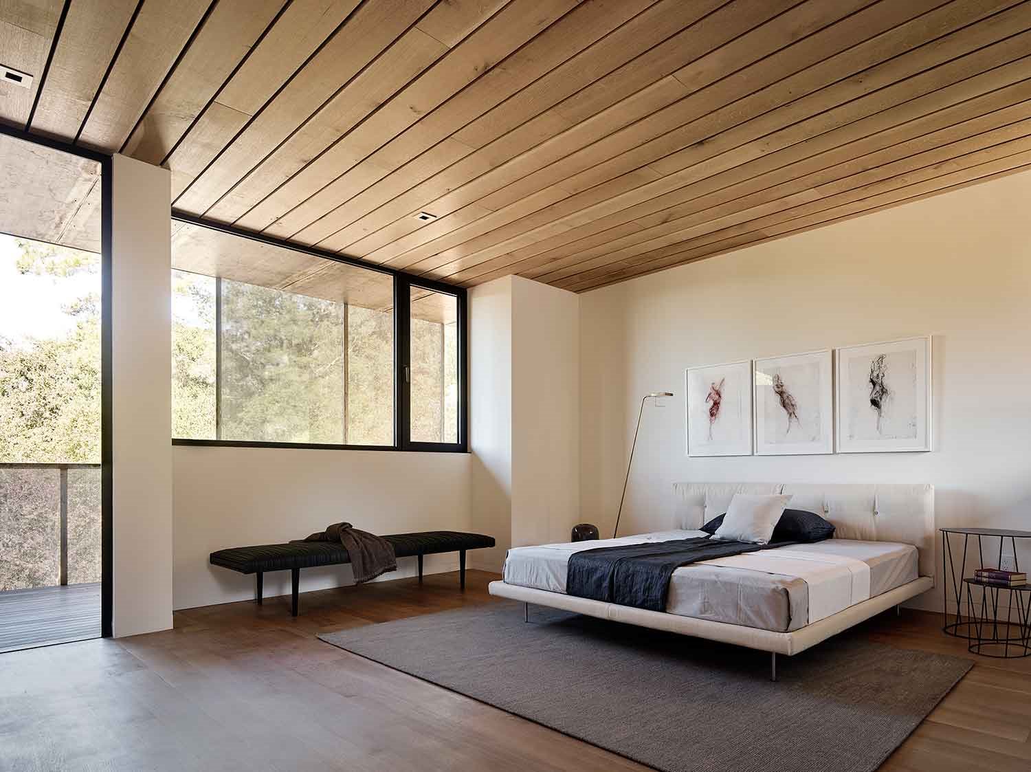 dormitorio-de-la-casa-Miner-Road-proyectada-por-Faulkner-Architects