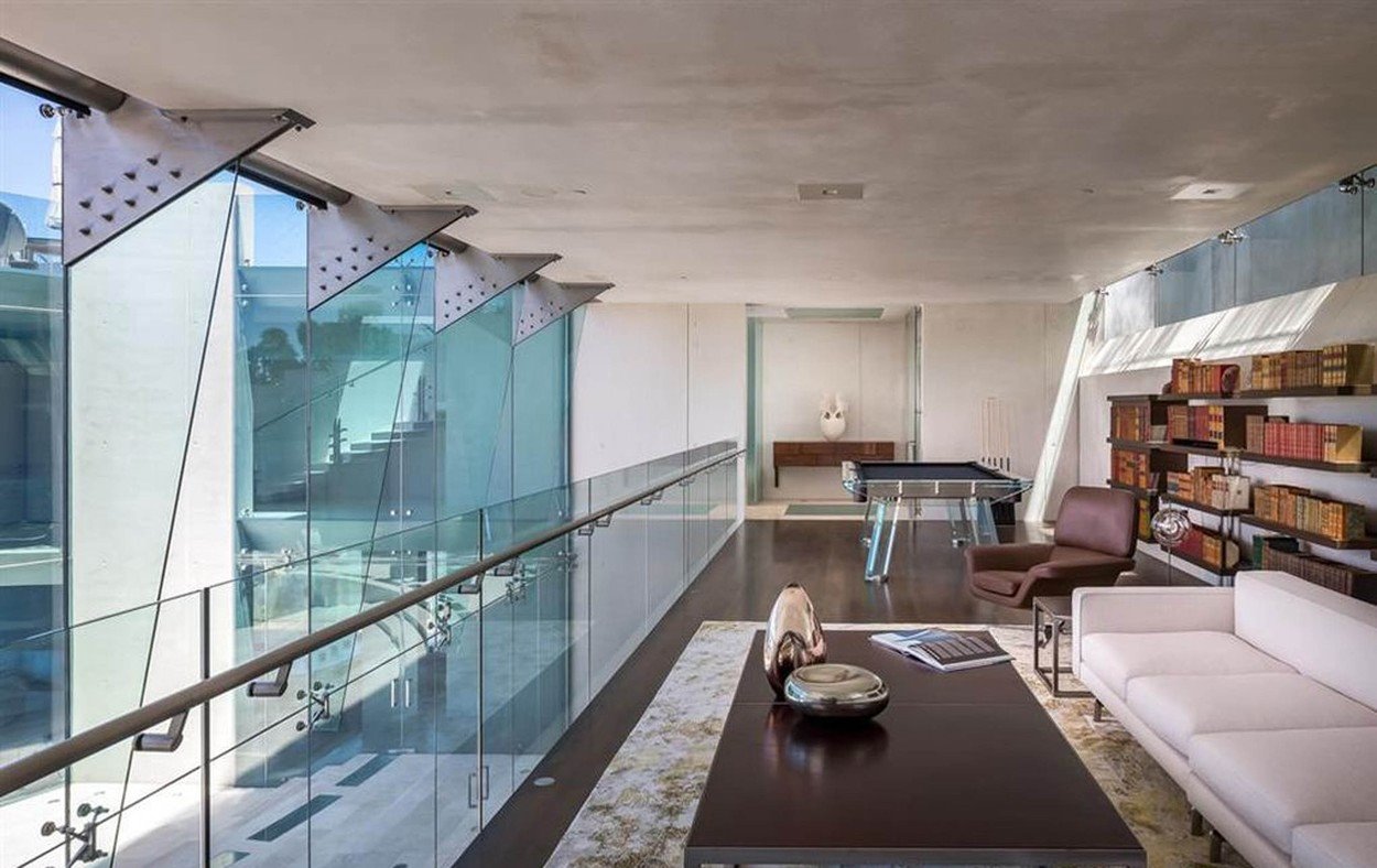 Iron Man Biblioteca Razor House casa Alicia Keys