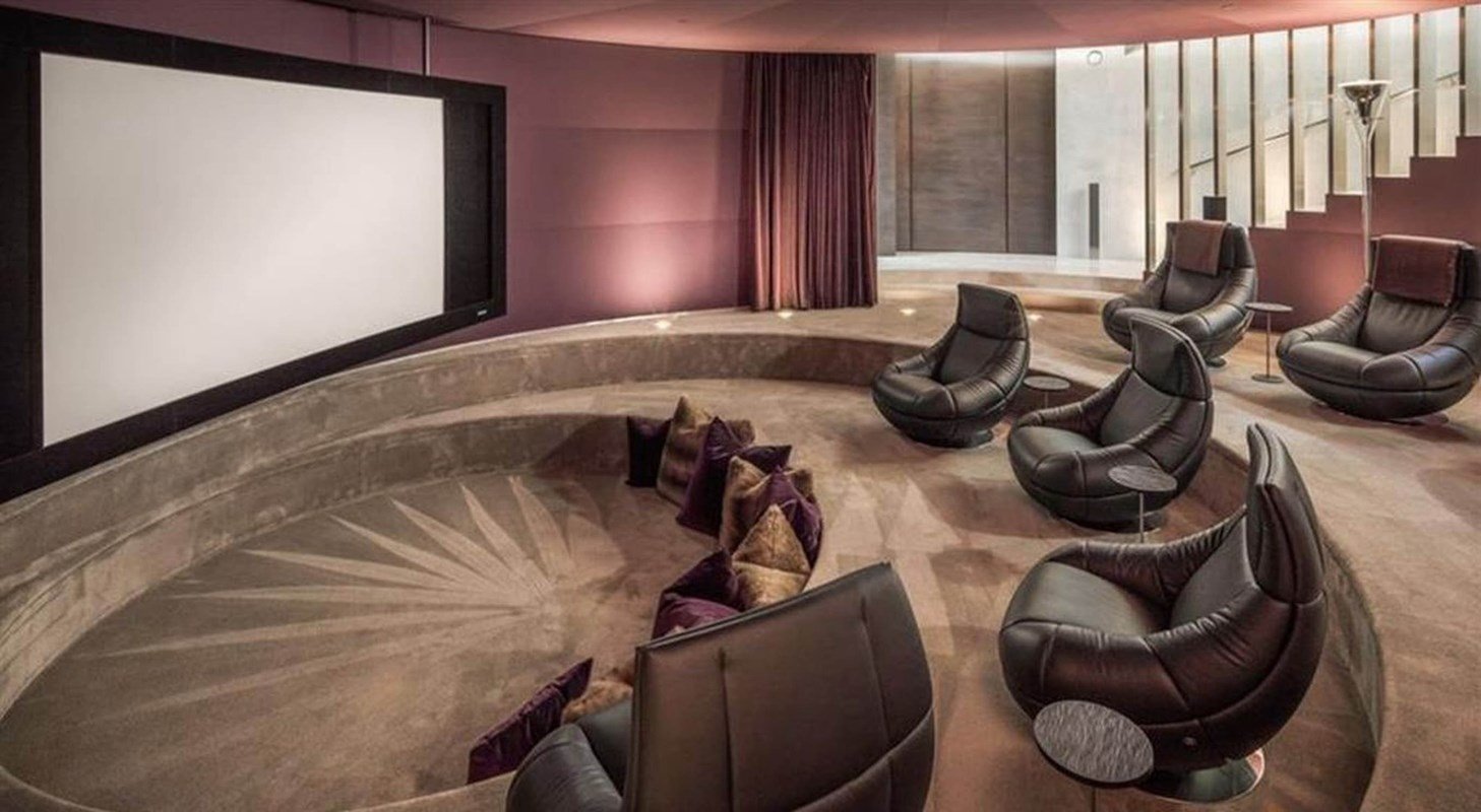 Sala de proyecciones Alicia Keys house casa Iron Man