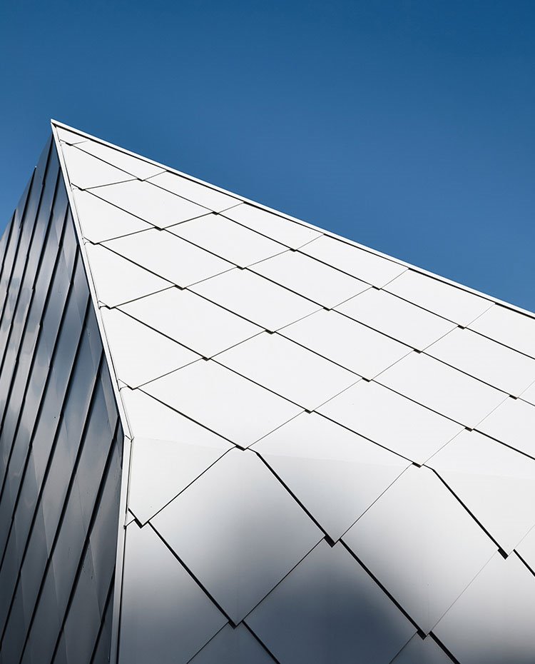 Detalle-estructura-fachada-escamosa-de-construcciones-adicionales