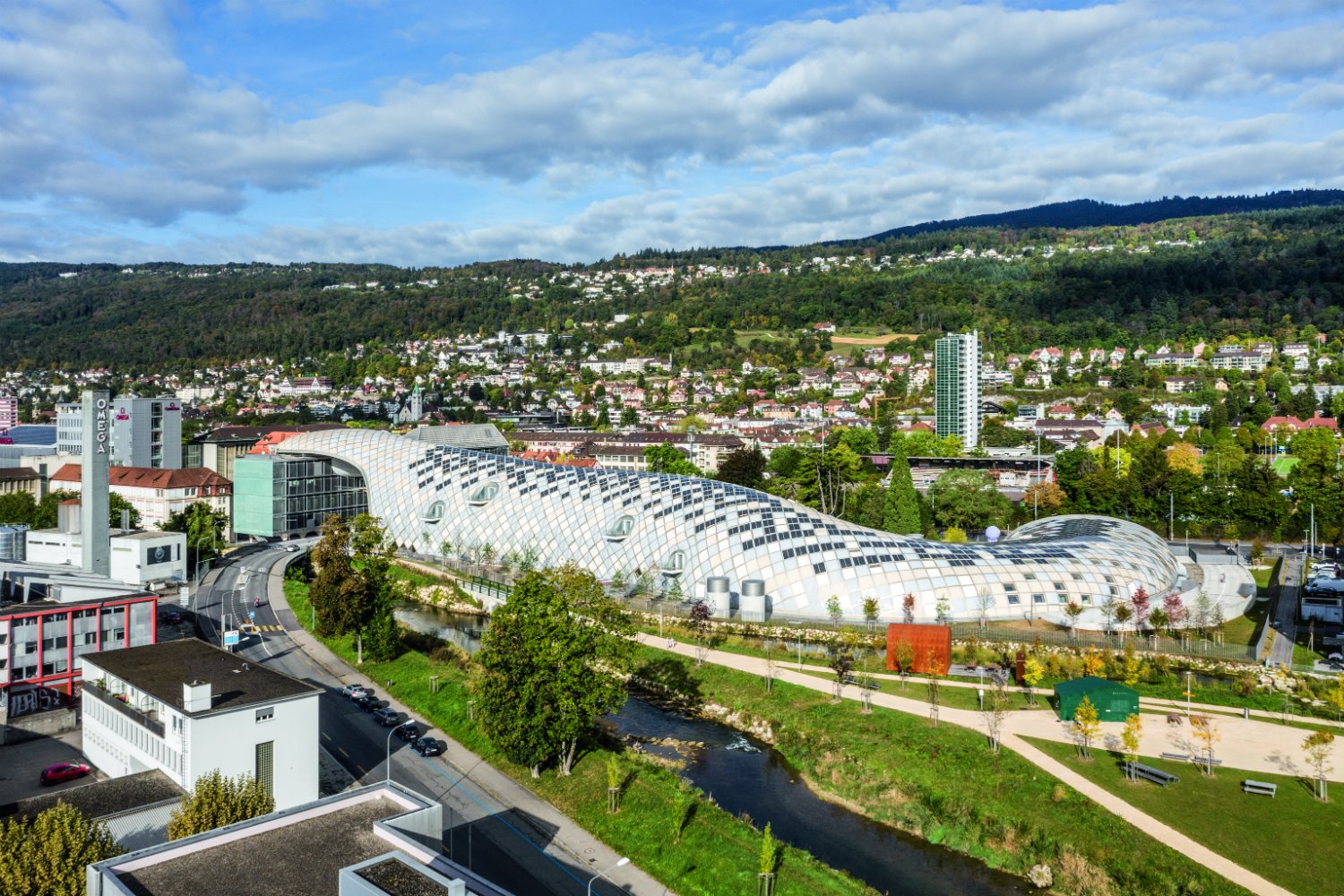 Nueva sede de Swatch en la ciudad suiza de Biena por Shigeru Ban 